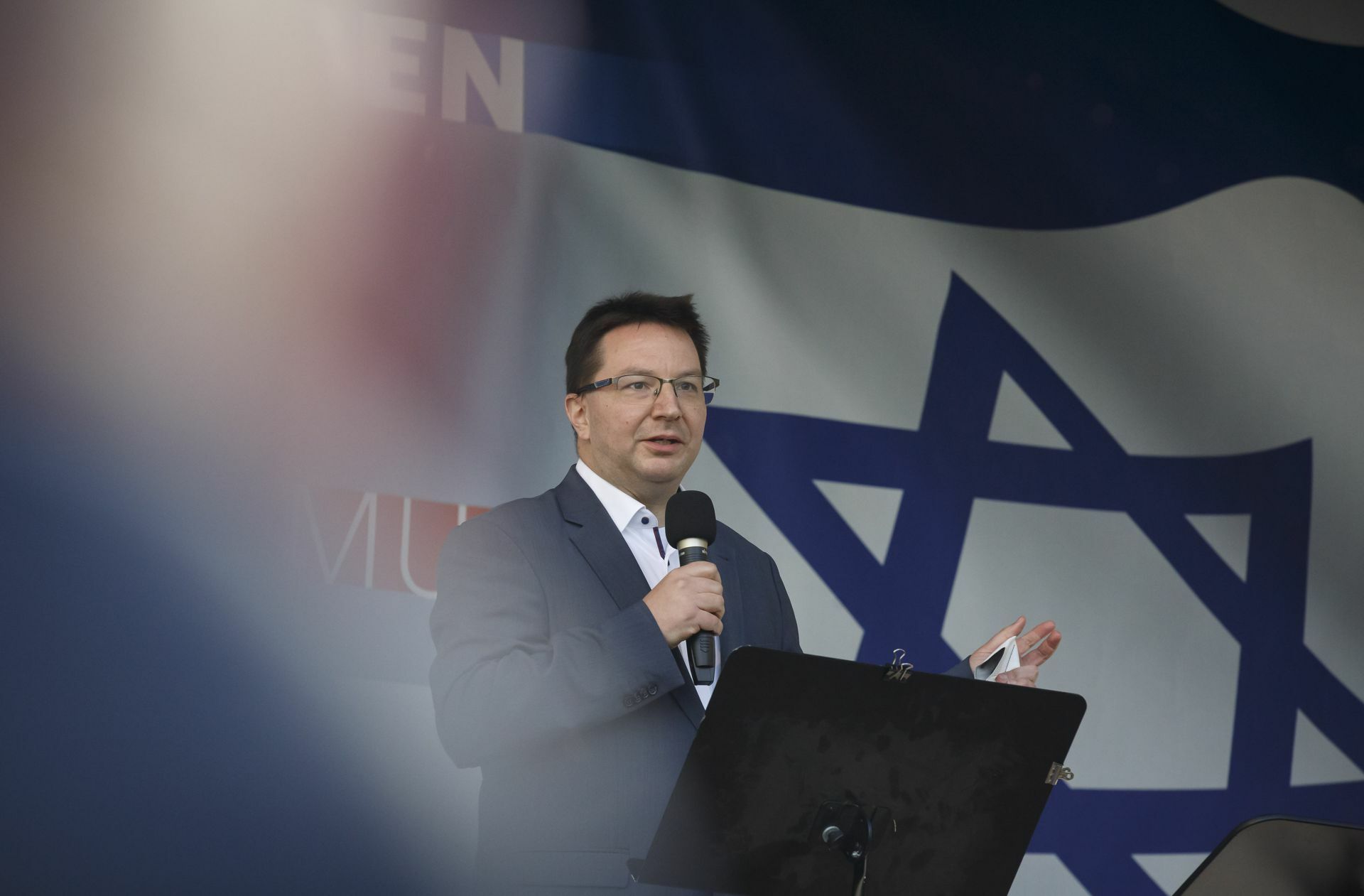 Michael Blume, hier bei einer Kundgebung im Mai diesen Jahres,  muss sich laut der sächsischen Generalstaatsanwaltschaft Verunglimpfungen  gefallen lassen.
 Foto: Lichtgut/Julian Rettig