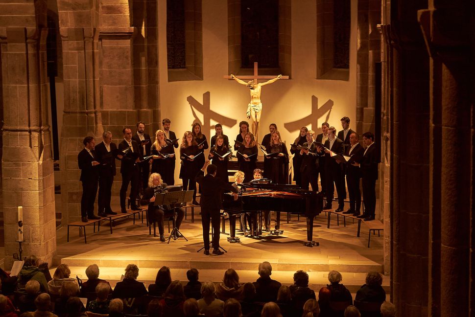 Das Vokalkabinett sang unter Leitung von Daniel Tepper Rossinis Petite Messe Solennelle in der Martinskirche. Bild: Heiden