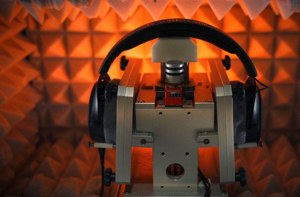 Beyerdynamic  entwickelte sich zu einem der führenden Spezialisten für Audiotechnik. Nach der Zerstörung der Firma im Zweiten Weltkrieg baute Beyer die Fabrik in Heilbronn wieder auf.
 Foto: Beyerdynamic
