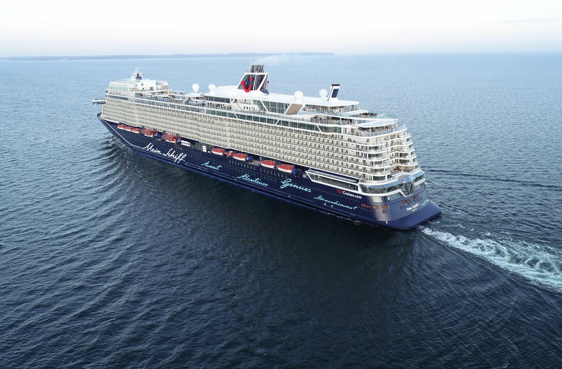 Die „Mein Schiff 1“ fährt wieder ins Blaue. Der deutsche Anbieter Tui Cruises wagte als Erster den Neustart nach der Corona-Pause.