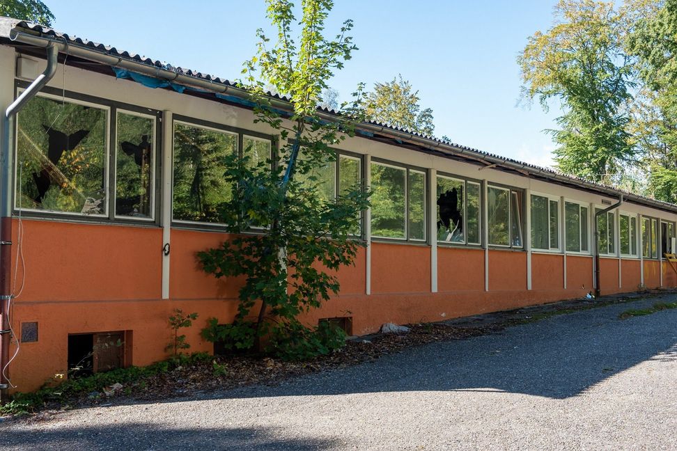 Das frühere Awo-Waldheim im Sindelfinger Wald verfällt - und ist immer wieder Treffpunkt für nicht genehmigte Partys. Bild: Nüßle/A