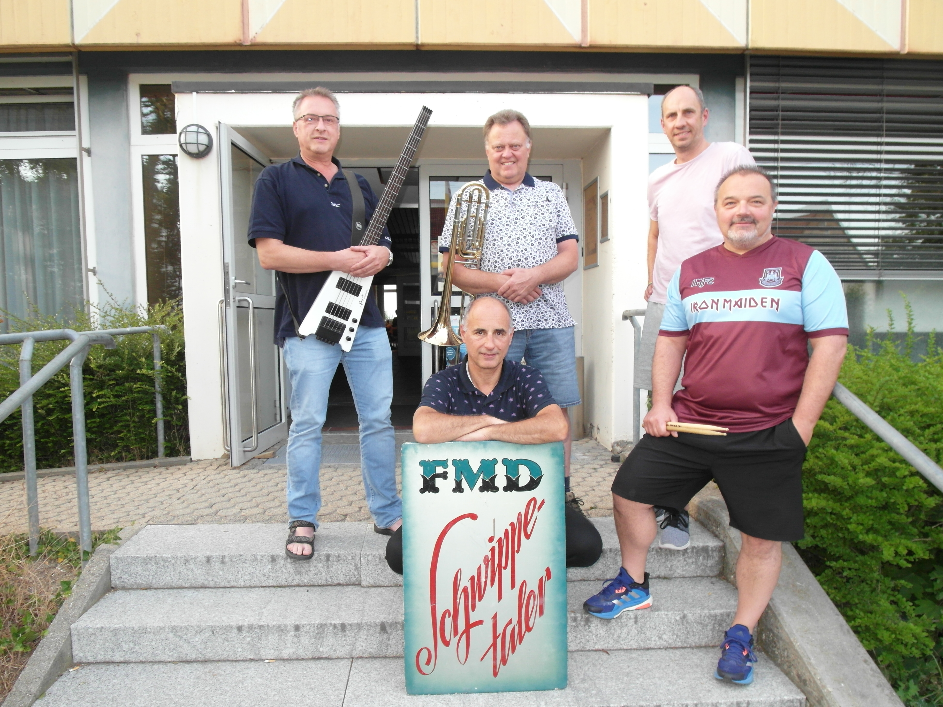 Die 5 Schwippetaler Harald Rapp, Volker Bauer (sitzend), Frank Wolf, Martin Strassacker, Witold Schranz (von links). Bild: Staber
