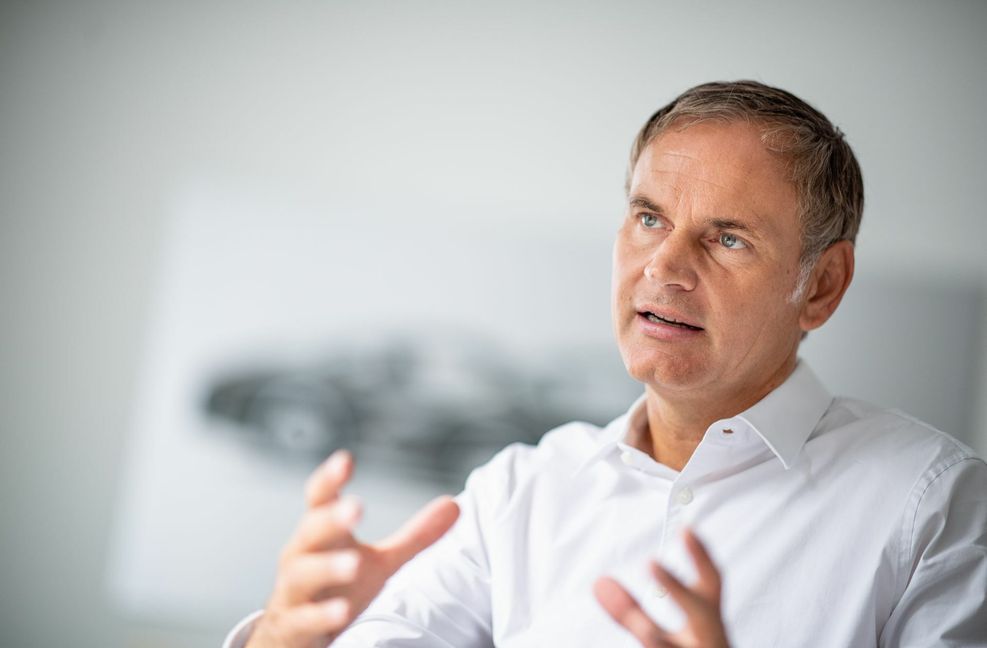 Porsche-Chef Oliver Blume will auch die Bestandsflotte  klimaneutral stellen
 Foto: picture alliance/dpa/Fab..