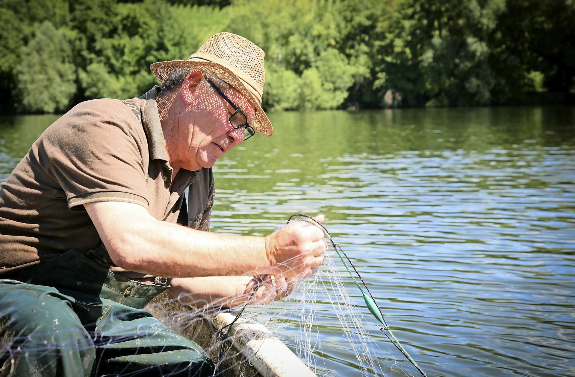 Jürgen Seybold hat schon mit seinem Großvater den Neckar befahren.