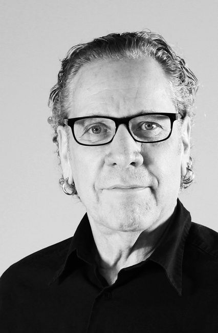 Der gebürtige Sonthofener Carlos Zwick. Carlos Zwick Architekten BDA ist ein vielfach ausgezeichnetes Berliner Architekturbüro, das im Jahr 1989 gegründet wurde. Das Haus in Potsdam war Gewinner der Architizer A+Awards 2021.