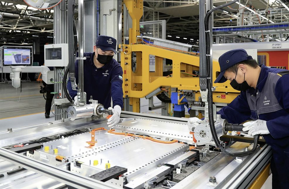 Nicht zuletzt der Stuttgarter Autobauer Mercedes-Benz hat in den vergangenen Jahren in China kräftig investiert.