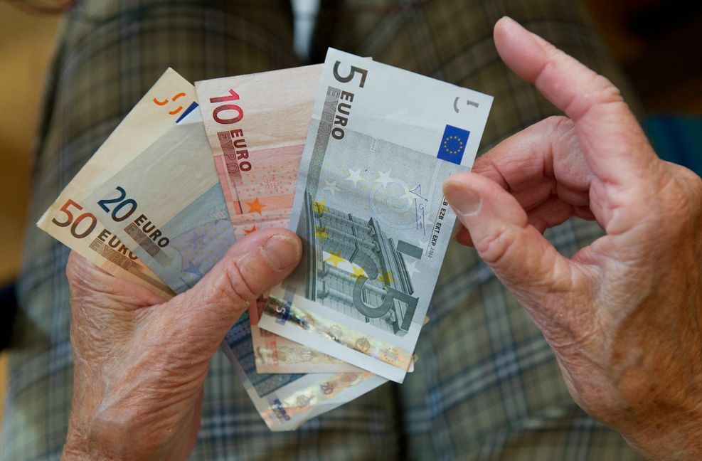 Etwas mehr Geld auf dem Konto? Rentner hoffen auf die Grundrente.
 Foto: dpa/Marijan Murat