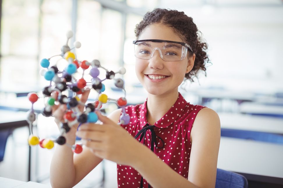 Bei "Jugend forscht" wird wieder getüftelt.  Stock Adobe / WavebreakMediaMicro