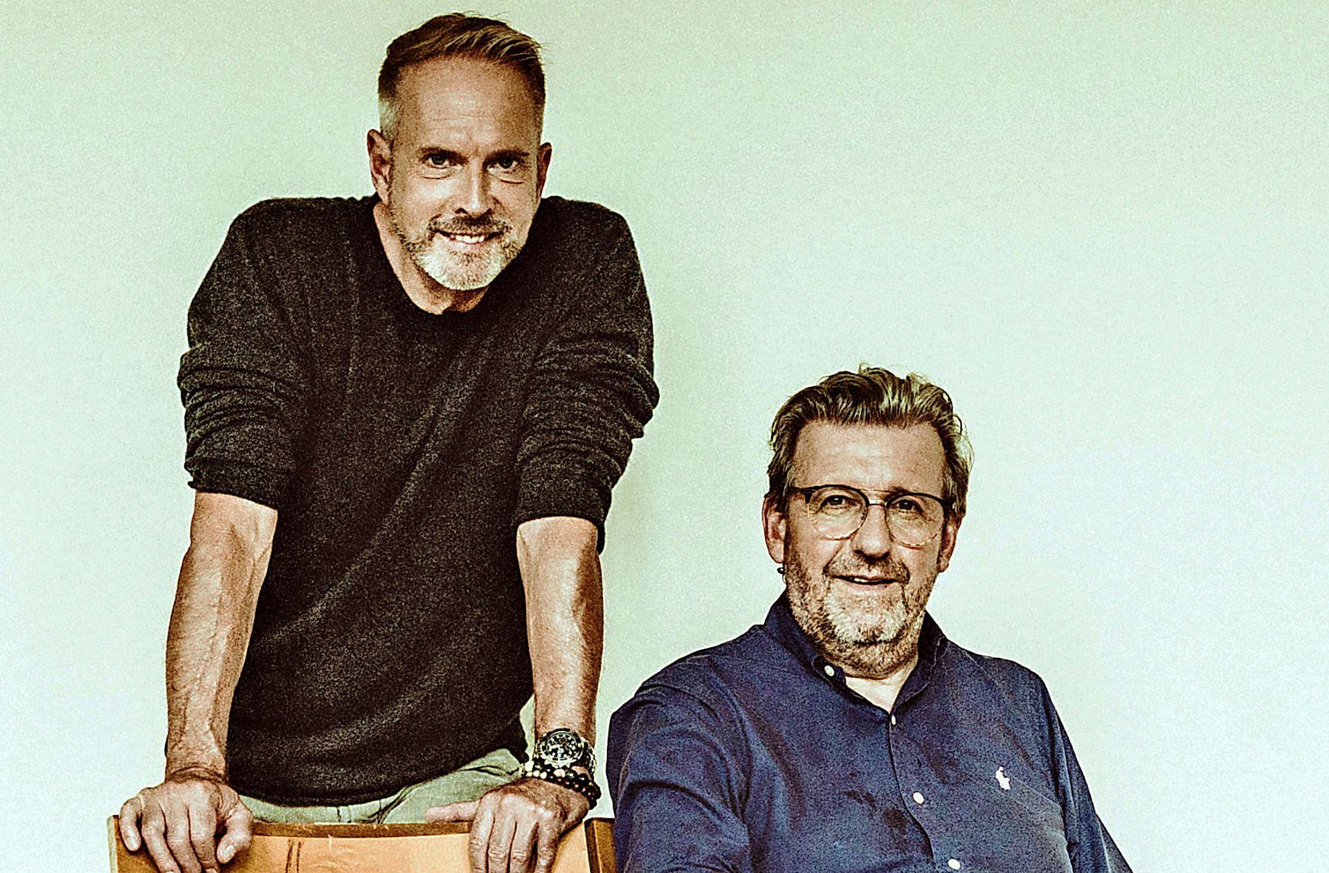 Kevin Tarte (links) und Stefan Wolf haben sich im Februar vergangenen Jahres kennengelernt und leben nun zusammen in Bad Urach Foto: Andreas Reiner