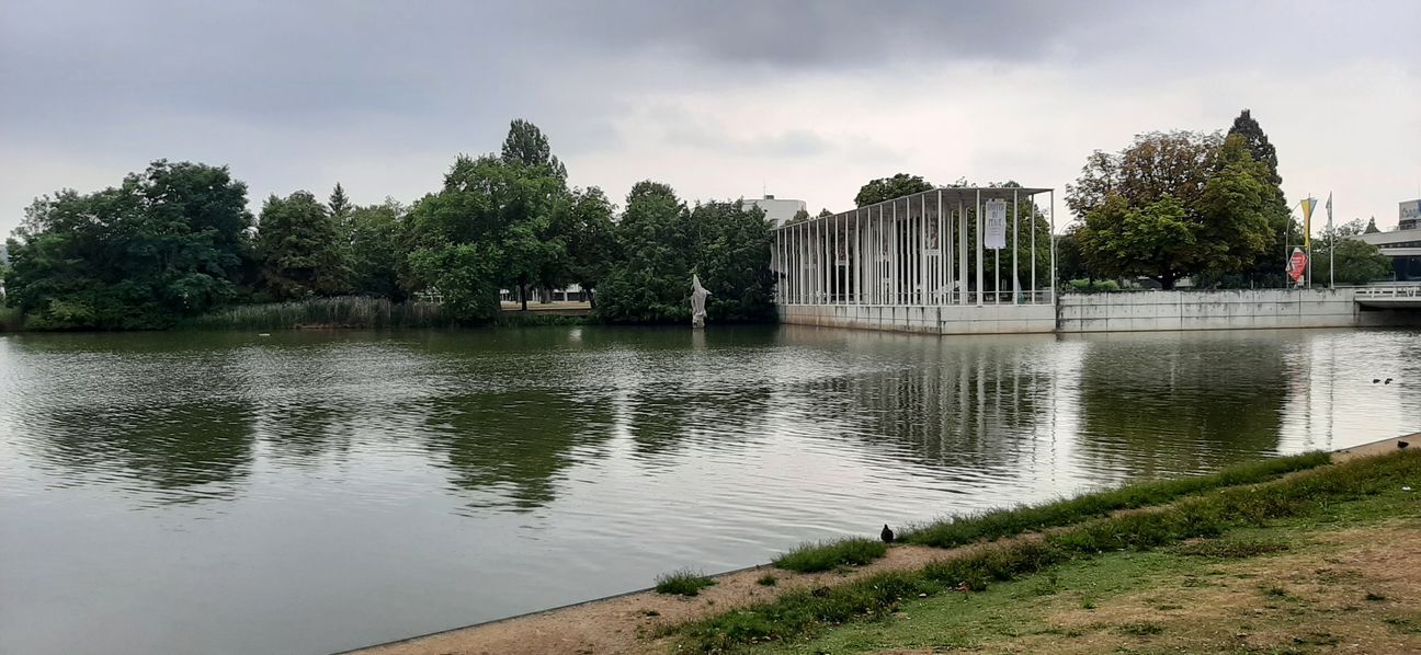 Zwar herrscht auch am Oberen See in Böblingen Niedrigwasser, die Situation ist aber noch beherrschbar.    Bild: Elbers
