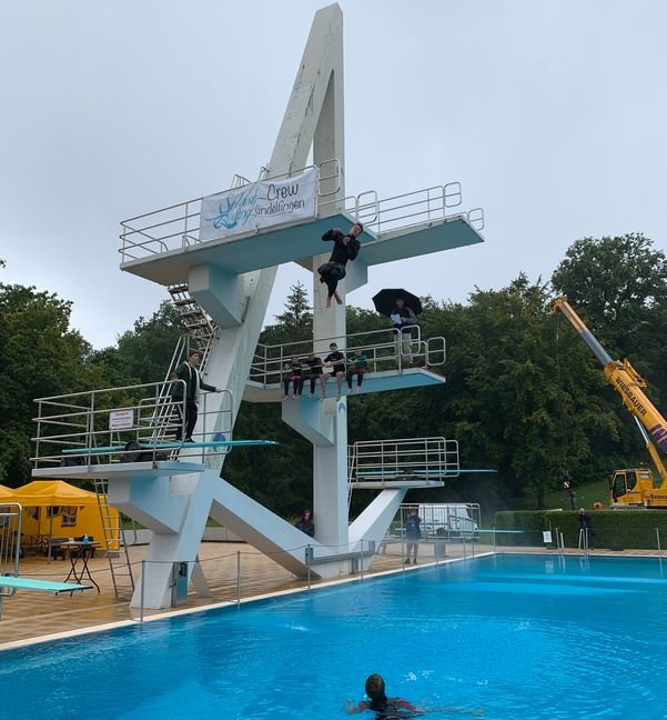 Hoch hinaus geht es auch beim Wettkampf vom 3-Meter-Brett. Bild: Holzapfel