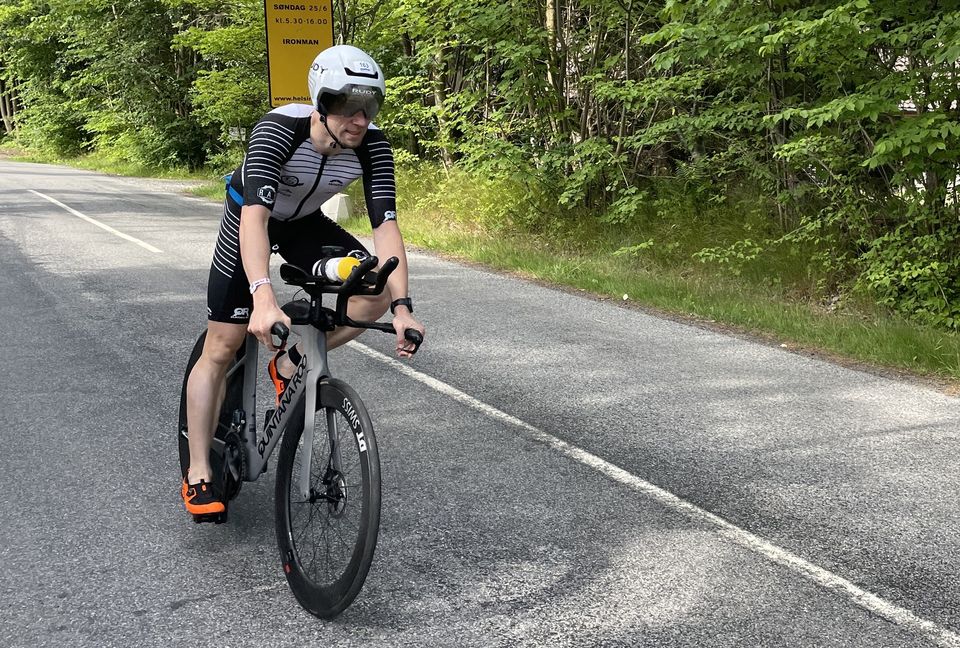 Auf dem Rad nimmt in Elsinore Thomas Berger so richtig Fahrt auf.       Bild: z