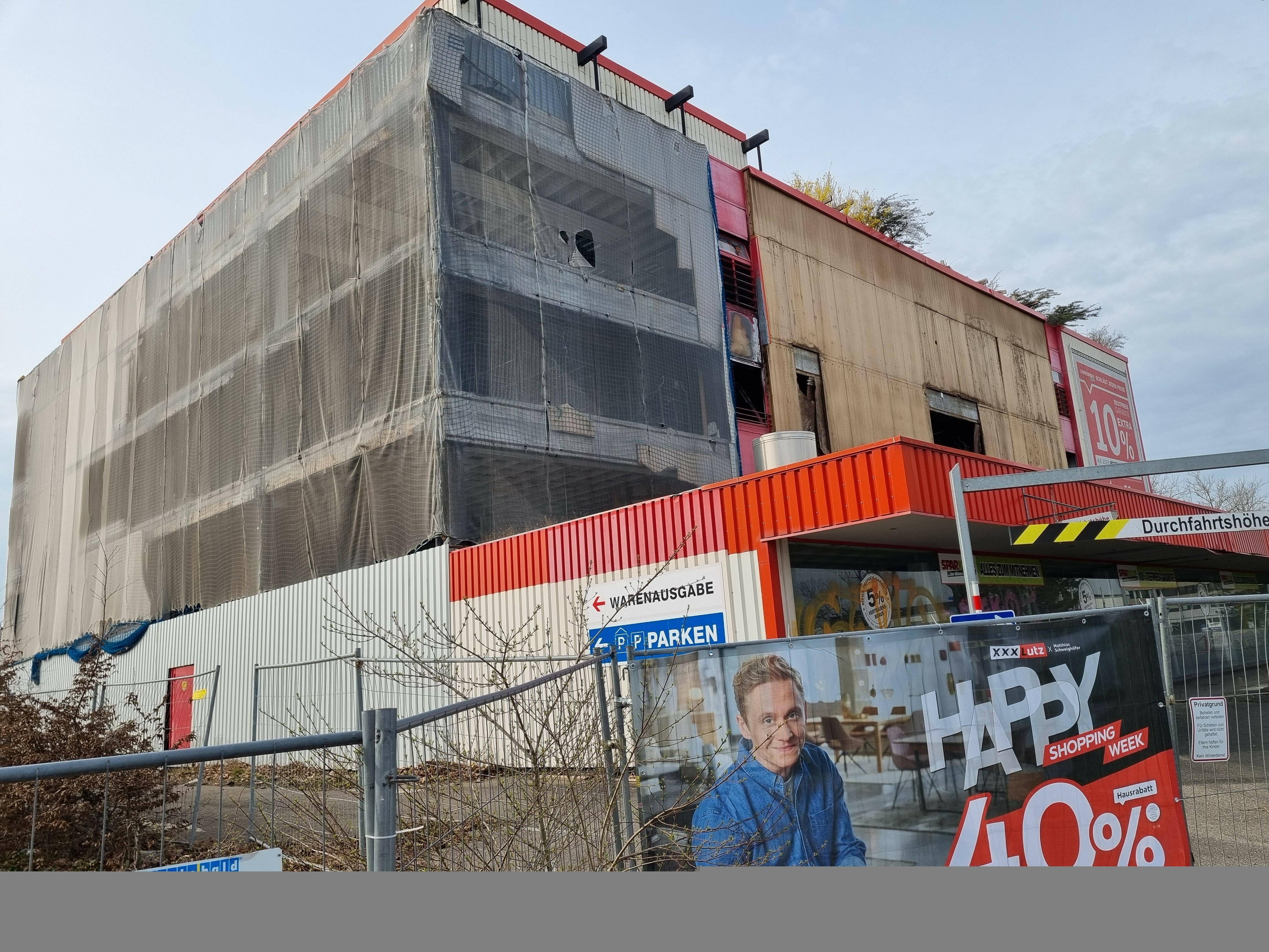 Planungen laufen seit sechs Jahren - Böblingen-Hulb: Brandruine wartet weiter auf XXXL-Aufmöbelung - Nachrichten