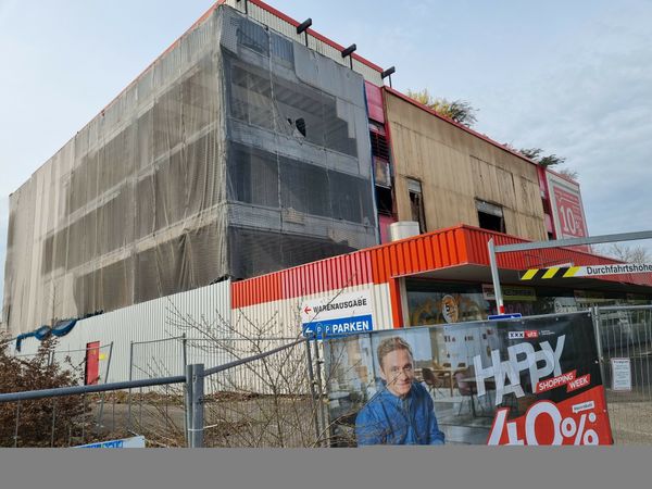 Planungen laufen seit sechs Jahren - Böblingen-Hulb: Brandruine wartet weiter auf XXXL-Aufmöbelung - Nachrichten