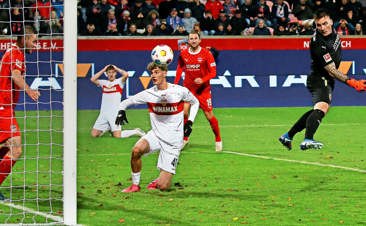 Luca Raimund verpasst den Ausgleich.