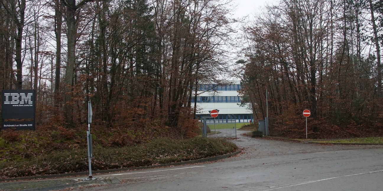 Mitte 2023 will IBM den Standort oberhalb des Schönaicher Firsts endgültig aufgeben. Auf dem 14 Hektar großen Gelände soll dann ein ganz neues Stadtquartier entstehen. Bild: Dettenmeyer