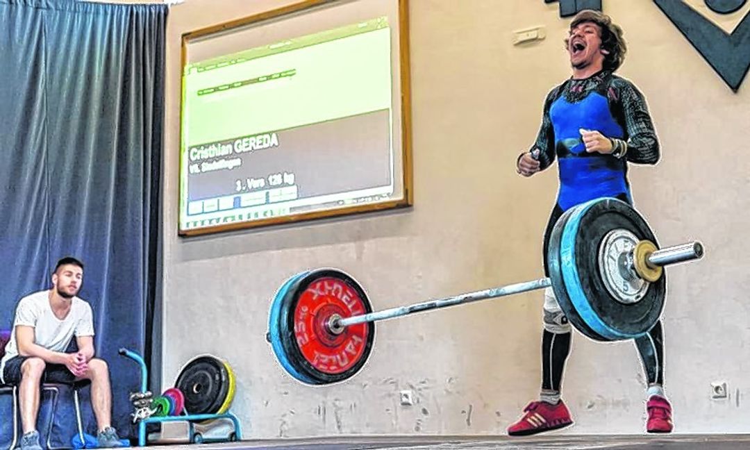 Bild mit Symbolcharakter: Cristhian Gereda bejubelt 126 Kilogramm im Stoßen. Seinen Abgang muss der VfL Sindelfingen verkraften. Bilder: Scharnowski
