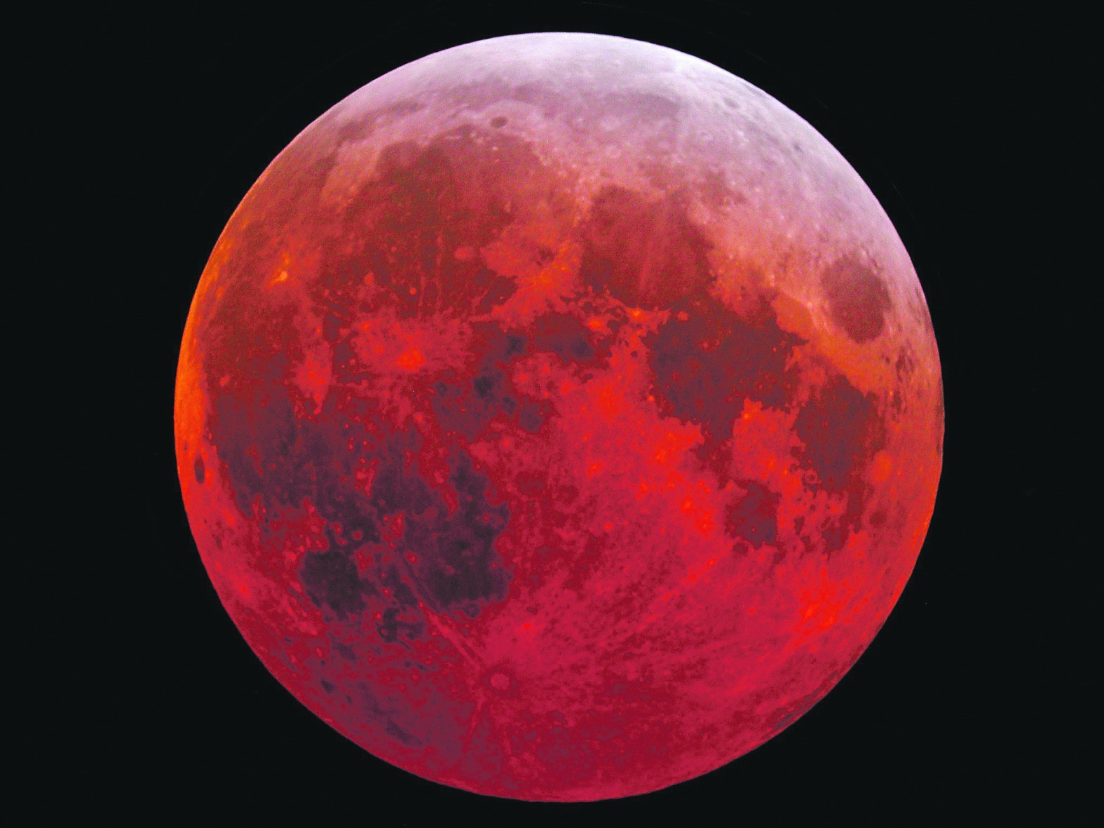 Der Mond erscheint bei der Totalität am kommenden Montag in rotem Licht. Bei der Sternwarte in Weil der Stadt hofft man auf einen wolkenlosen Himmel. Bild: z