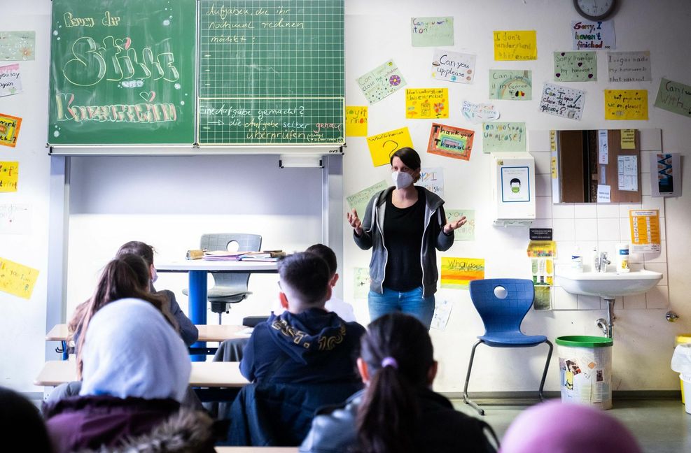 Nicht alle Lehrer verdienen gleich viel Geld. Foto: Lichtgut/Achim Zweygarth
