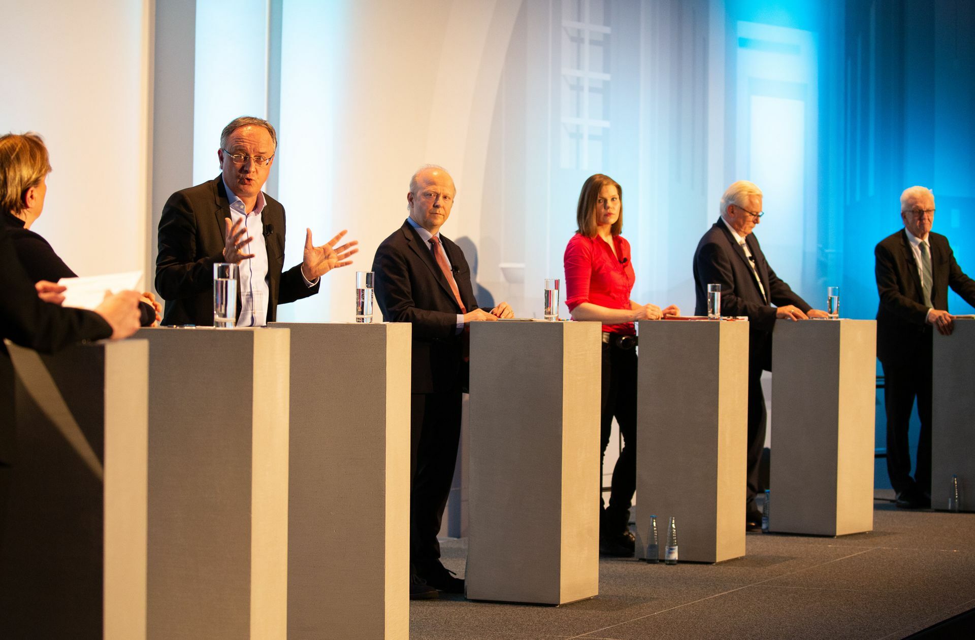 Warum sollte man ausgerechnet sie wählen? Spitzenkandidaten und Vertreter der sechs großen Parteien im Land haben sich bei der Diskussionsrunde „Treffpunkt Foyer“ den Fragen unserer Zeitung gestellt. Foto: Lichtgut/Leif Piechowski