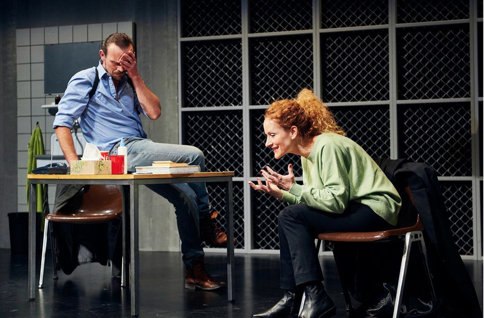 Robert Besta (Thomas) und Lisa Wildmann (Judith) in „Heilig Abend“