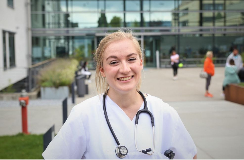 Gerade arbeitet Milena Schurr ein paar Wochen im Ostalb-Klinikum in Aalen.