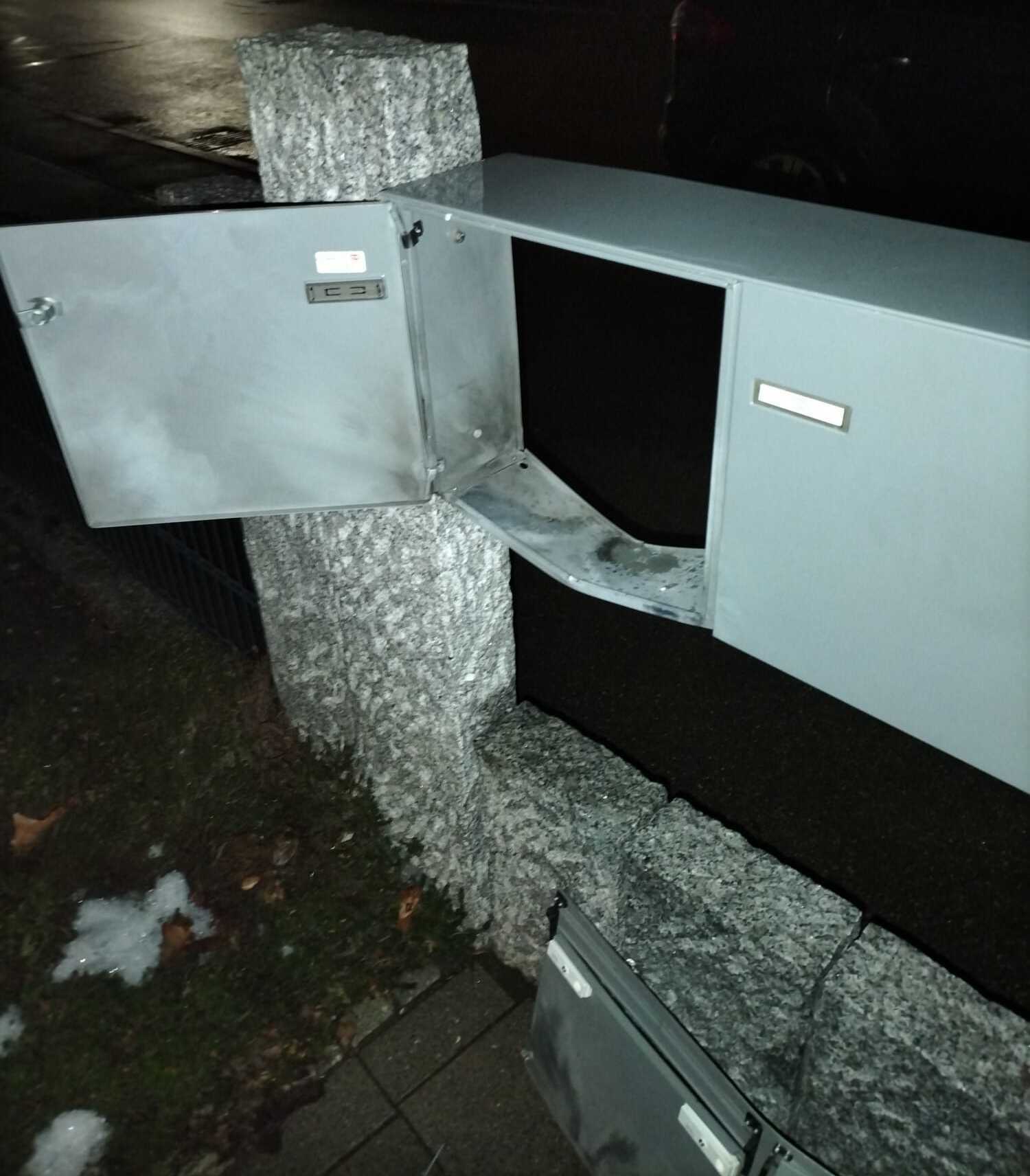 Der zerstörte Briefkasten der Familie Bode. Bild: z