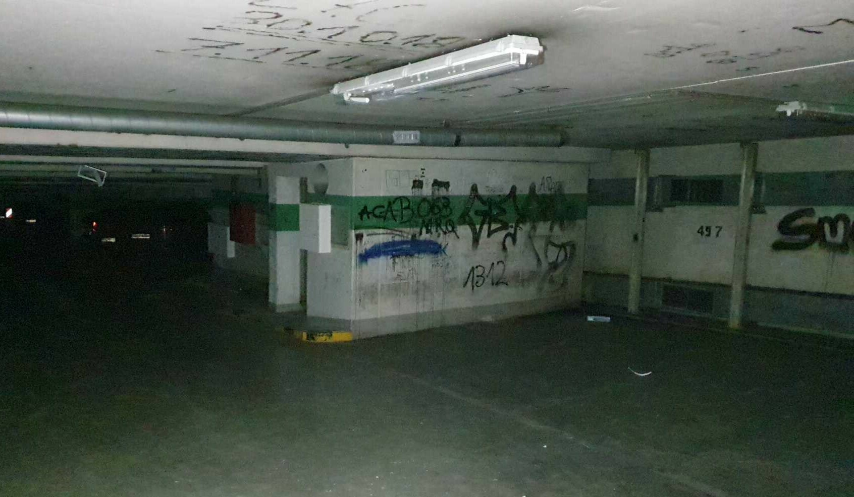 Unschöne Schmierereien in der Marktplatz-Tiefgarage gehören bald der Vergangenheit an.  Bild: z