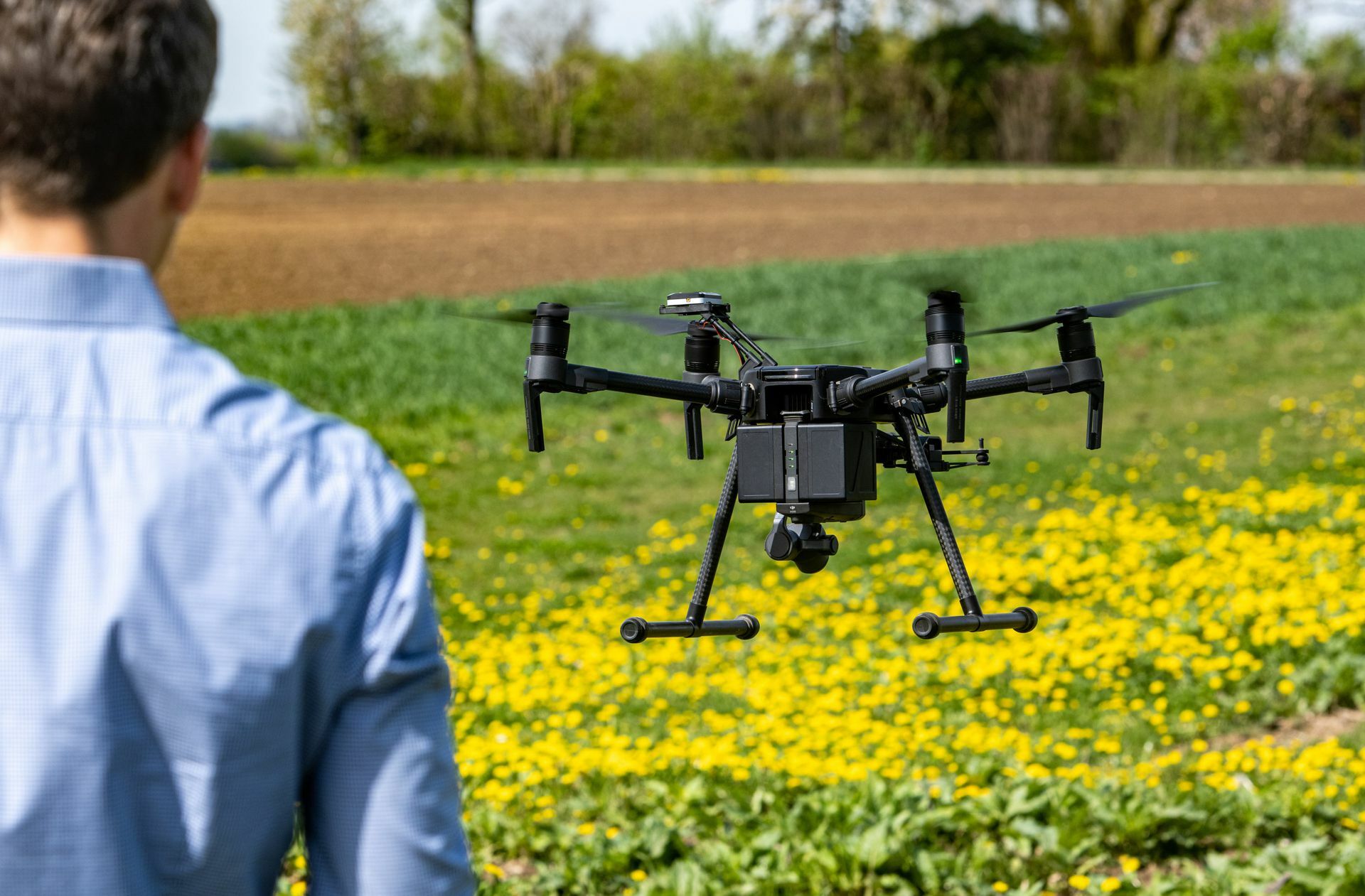Landwirtschaft der Zukunft: Zielgenau können Drohnen Pflanzenschutzmittel spritzen. Foto: dpa/Armin Weigel