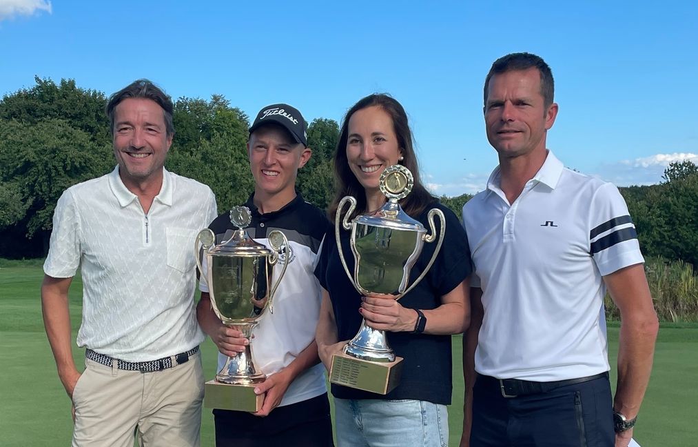 Präsident Jürgen D. Schmidt mit den Champions Niclas Curtis Hauser und Lilli Marlen Christ sowie Sportvorstand Oliver Netuschil (von links). Bild: z