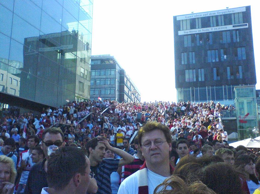 Ein Platz auf den Schlossplatztreppen? Bei der letzten Meisterschaft heiß begehrt. Bild: Wegner/A