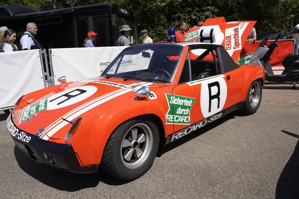 Heute selten zu sehen: Der Volkswagen-Porsche Typ 914. Es gab ihn mit vier, aber (noch seltener) mit sechs Zylindern.   Bilder: Dettenmeyer