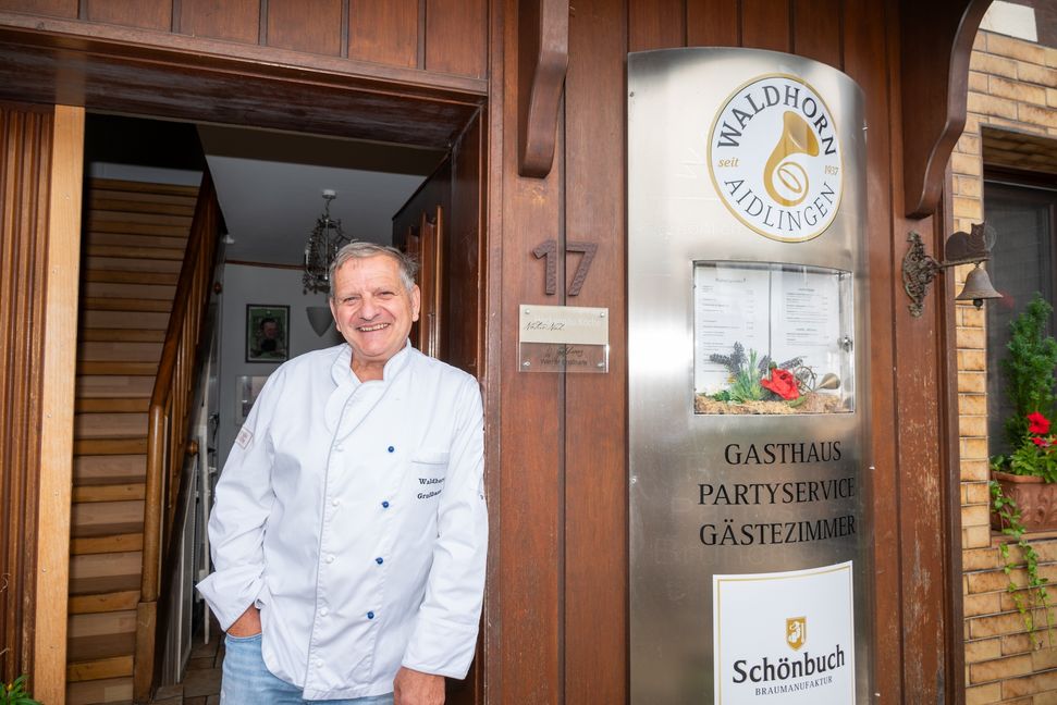 Für den Sonntagsbrunch, Feste und Feiern schließt Werner Großhans auch künftig sein „Waldhorn“ auf.   Bild: Nüßle