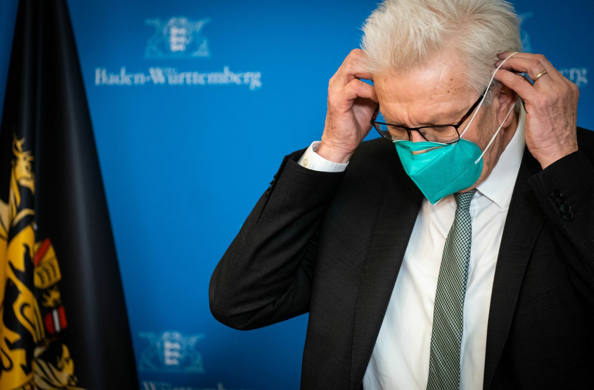 Baden-Württembergs Ministerpräsident Winfried Kretschmann (Grüne) versucht,  Öffnung und Pandemieschutz zu vereinen. Foto: Lichtgut/Achim Zweygarth
