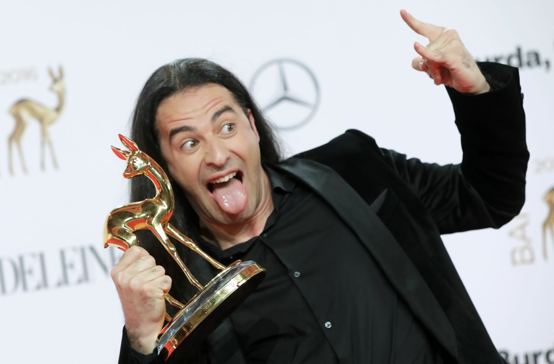 Neben zahlreichen Auszeichnungen gewann Bülent  Ceylan 2016 den Medien- und Fernsehpreis Bambi in der Kategorie Comedy.
 Foto: dpa
