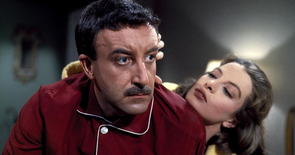 Peters Sellers und Gattin Capucine sorgen sich. Wo mag wohl „Der rosarote Panther“, der wertvolle Diamant, abgeblieben sein? Und wer haut hier wen übers Ohr? Fragen über Fragen.   Bild: z