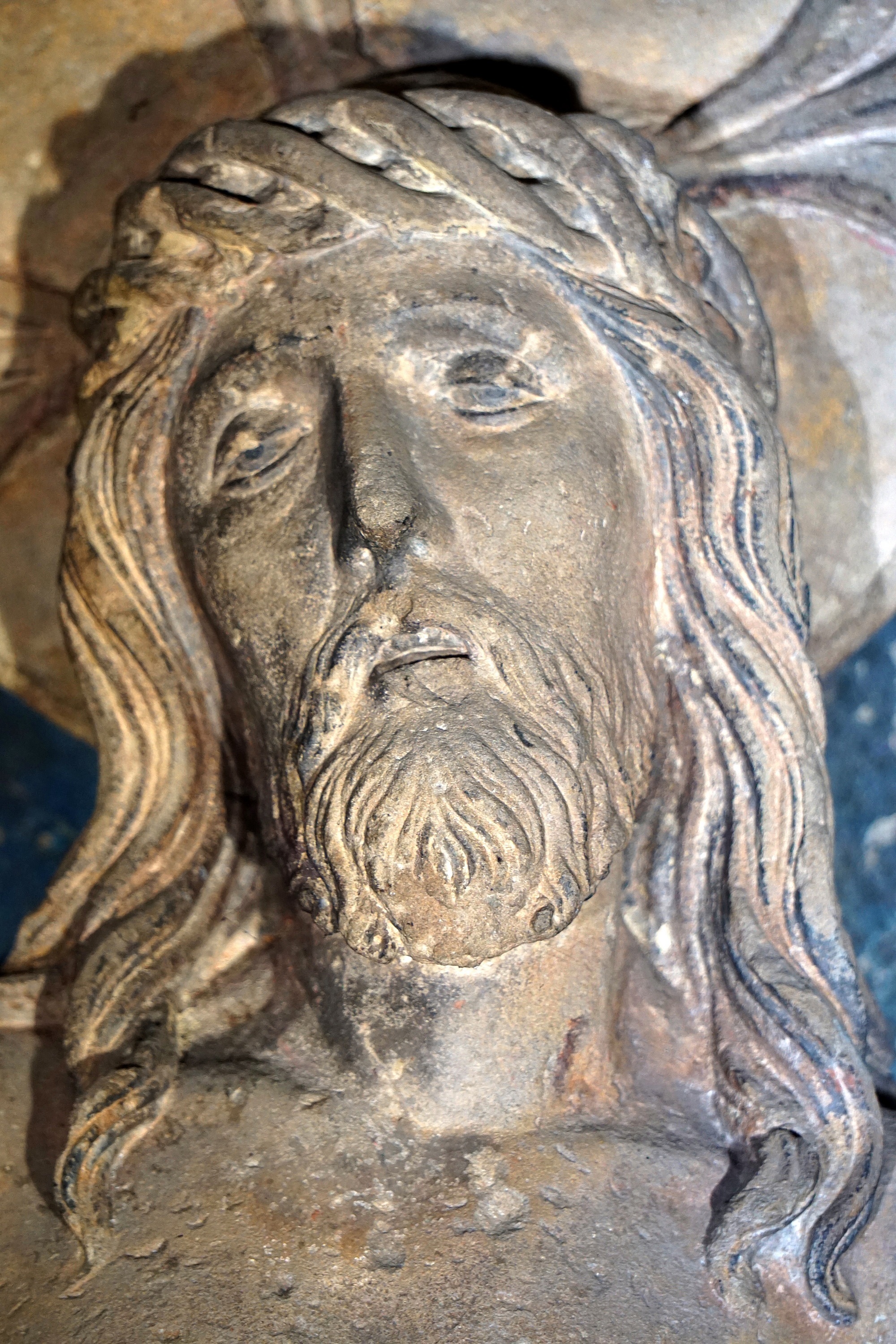 Christuskopf des Weihereliefs.  Bild: Lech Accordi