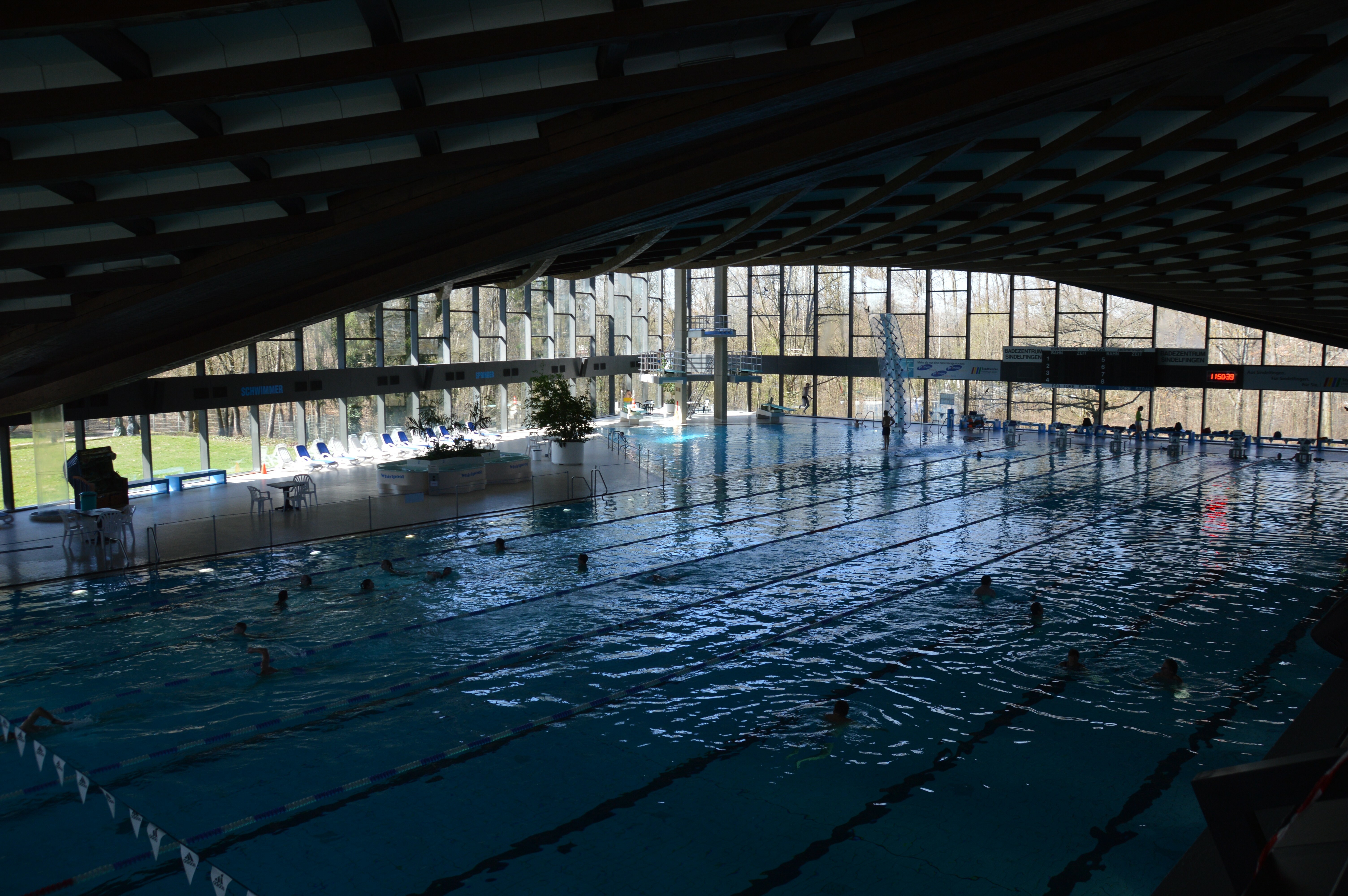 In der Schwimmhalle des Badezentrums machen nicht nur die Filter Probleme.Bild: Wegner