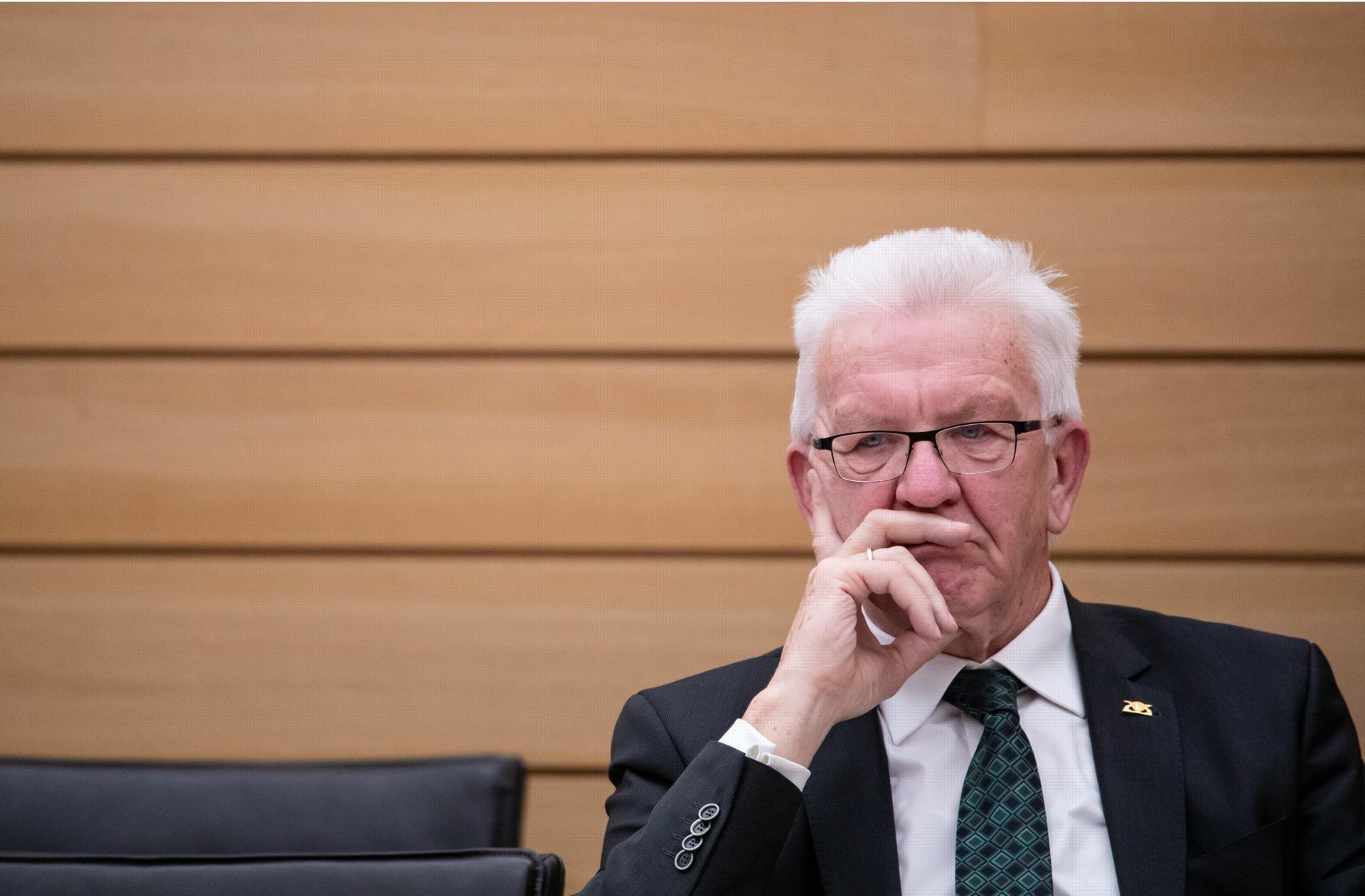 Ministerpräsident Winfried Kretschmann hat sich am Mittwoch im Stuttgarter Landtag  gegen den Vorwurf verwahrt, er verstehe die Rechtsordnung nicht.
 Foto: dpa/Christoph Schmidt