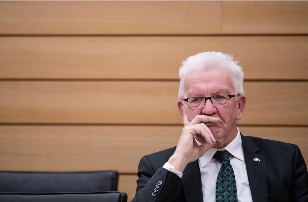 Ministerpräsident Winfried Kretschmann hat sich am Mittwoch im Stuttgarter Landtag  gegen den Vorwurf verwahrt, er verstehe die Rechtsordnung nicht.
 Foto: dpa/Christoph Schmidt