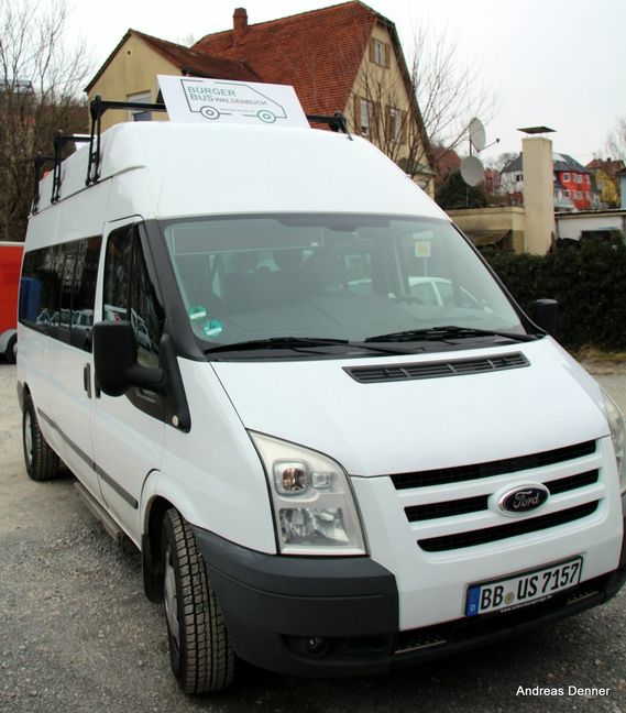 Fast wäre der Waldenbucher Bürgerbus den Spaßmaßnahmen zum Opfer gefallen. Bild: Denner