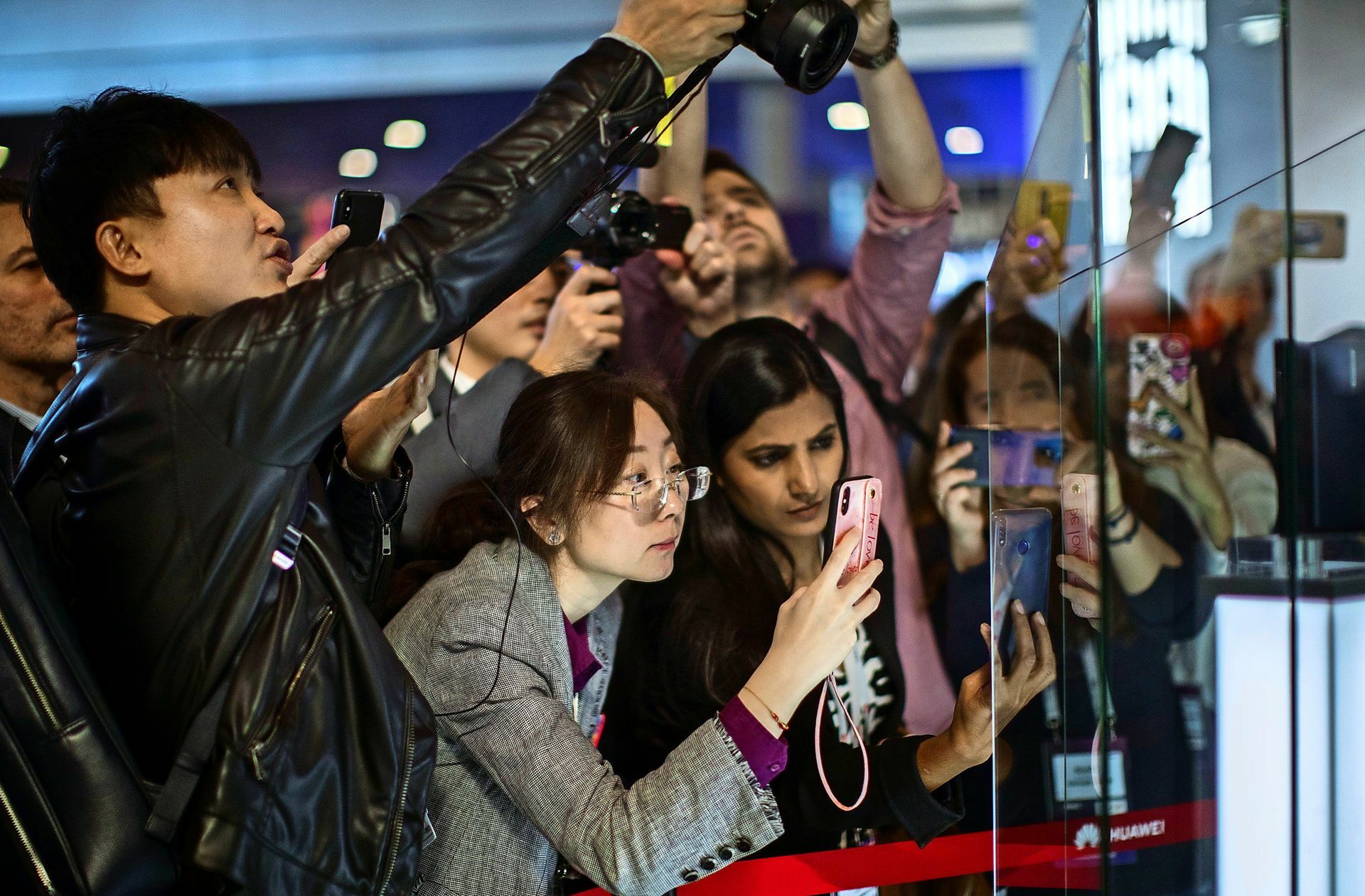 Wenn Huawei ein neues Smartphone herausbringt, ist es ein Medienereignis – so wie auf der Mobilfunkmesse in Barcelona 2019. Noch zählen die Smartphones auch in Deutschland zu den meist verkauften Computertelefonen.