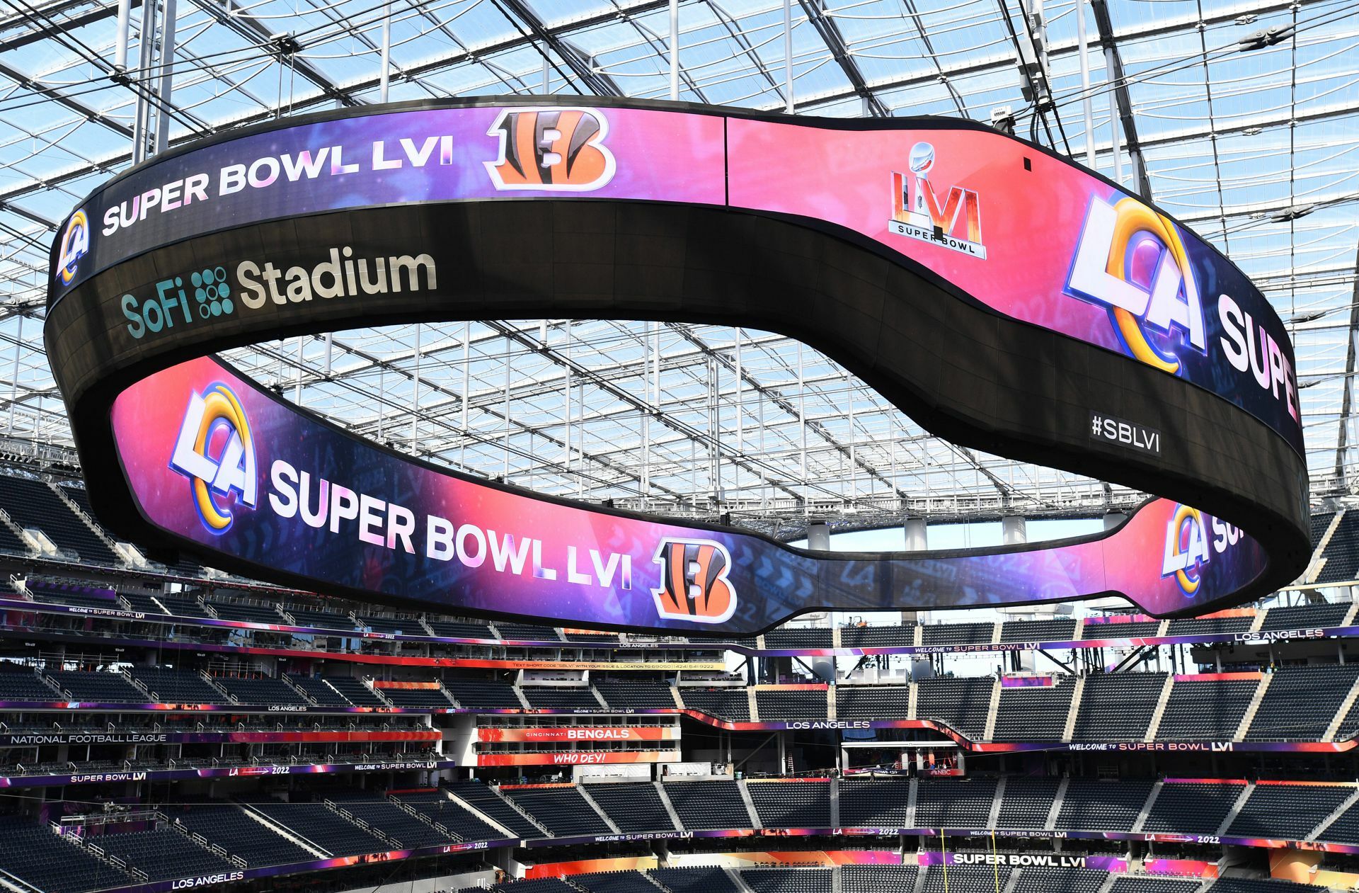 <b>2,11 Millionen Menschen</b> sahen allein in Deutschland den 55. Super Bowl im vergangenen Jahr. Die Zahl der deutschen Footballfans wächst stetig, und das trotz der hierzulande nächtlichen Übertragungszeiten. 2013 waren es noch 0,95 Millionen Zuschauer.