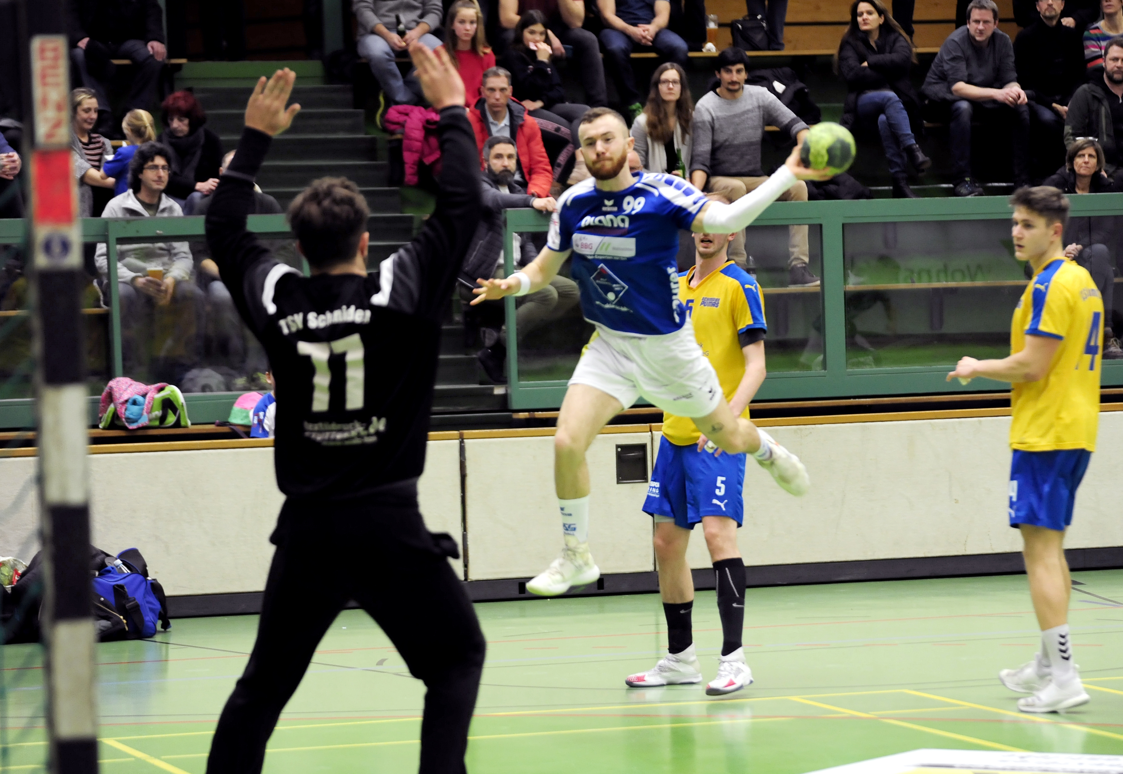 Rechtsaußen Marian Heinkele erzielte beim 27:23-Erfolg der HSG Böblingen/Sindelfingen in Bönnigheim 7 Tore.  Bild: photostampe/A