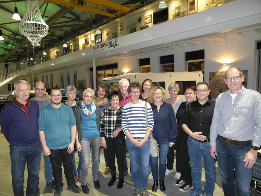 Engagieren sich in der Kampagne "Böblingen Blitzblank" für die Sauberkeit in Böblingen und Dagersheim (von links): Alfred Grohs, Alexander Kraft, Michael Heidrich, Barbara Ferkinghoff-Wiese, Gabi Tokai, Christel Dloger, Margarete Gelinek, Walter Gelinek, Susanne Kithil-Schoch, Britta Batär, Antje Gann (Koordinatorin von "Böblingen Blitzblank" im Referat von Oberbürgermeister Dr. Stefan Belz), Claudia Meyer, Conny Cziep, Thomas Cziep, Robert Meyer.   BIld: Staber