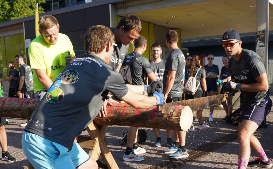 Wenn Baumsägen zum Sport wird, liegt das vielleicht an der Teamchallenge in Sindelfingen.Bild: Dettenmeyer