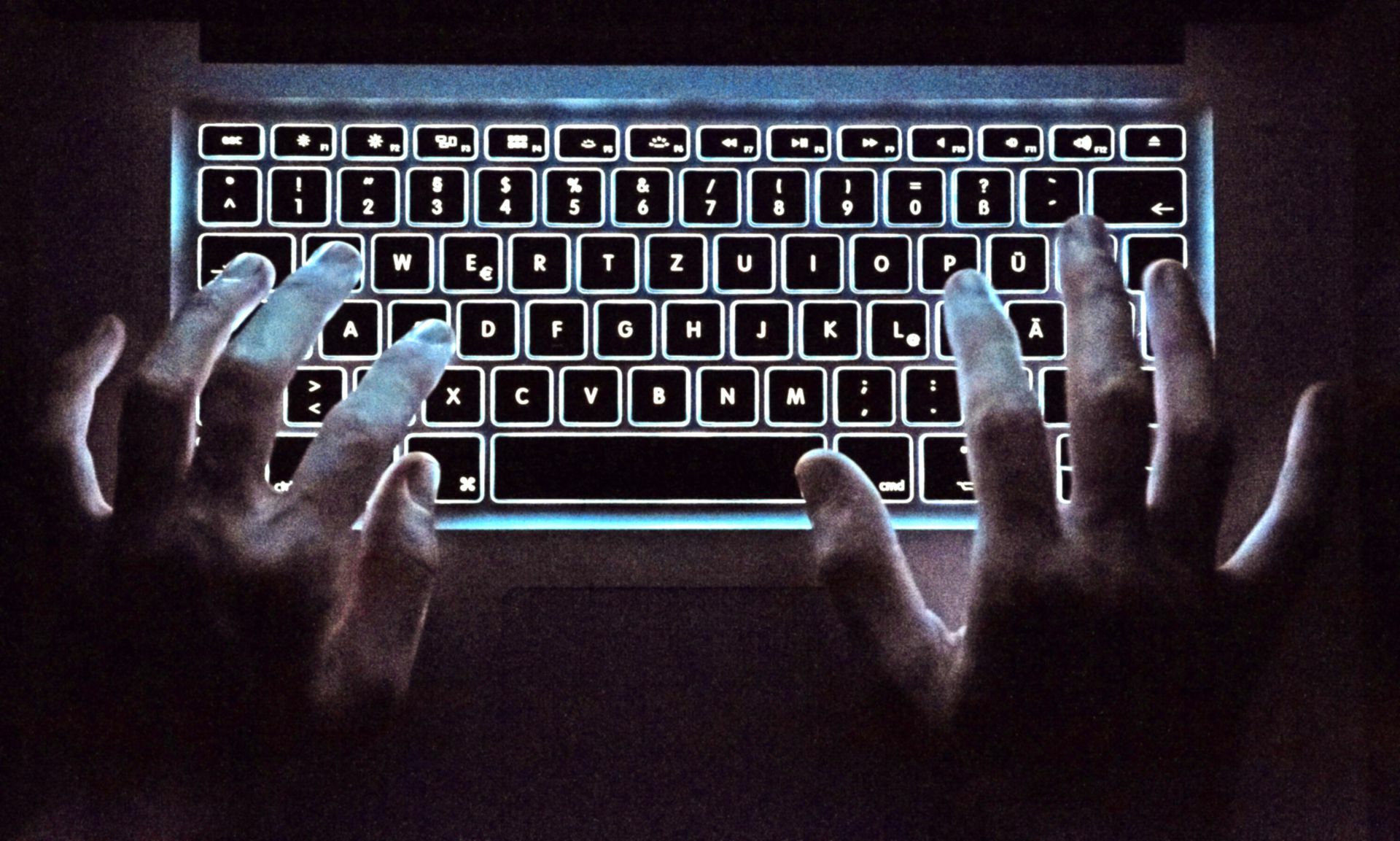 Angestellte im Homeoffice vergrößern die Angriffsfläche für die Unternehmens-IT. Auch zu Hause sollte man deshalb auf Sicherheit achten.
 Foto: dpa/Silas Stein