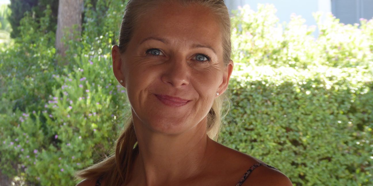 Judith Perros aus Thüringen lebt seit Jahren in Pythagorion auf Samos und engagierte sich bei der Reise der Sindelfinger Delegation im September 2018 als Dolmetscherin.     Bild: Bausch/A