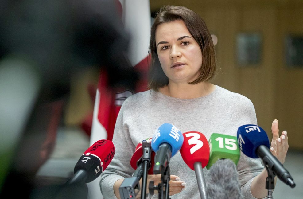 Oppositionsführerin Swetlana Tichanowskaja fordert die Freilassung des Bloggers und Fotografen Roman Protassewitsch. Foto: AP/Mindaugas Kulbis