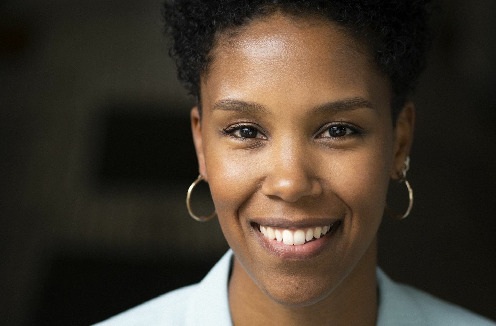 Josephine Apraku vom Insitut für diskriminierungsfreie Bildung spricht über Antirassismus – und über kritisches Weißsein. Foto: privat/Lars Walther